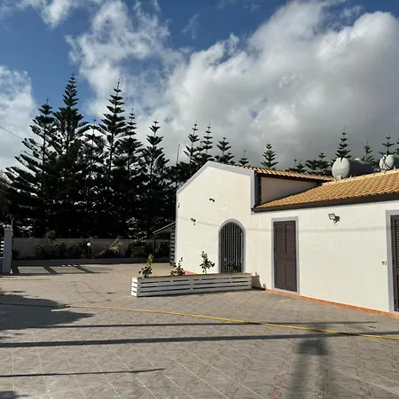 Gardenia Fronte Mare Vakantiehuis Santa Maria Del Focallo